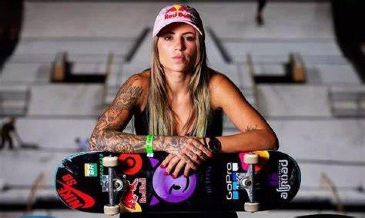 Ligue 1 Skater Leticia Bufoni explains the true nature of her relationship with Neymar Foto 8