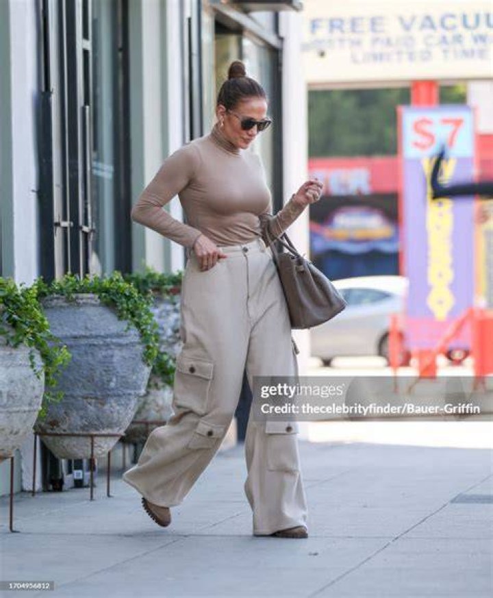 LOS ANGELES, CA. October 03, 2004 Actor JOHN RITTER & girlfriend at