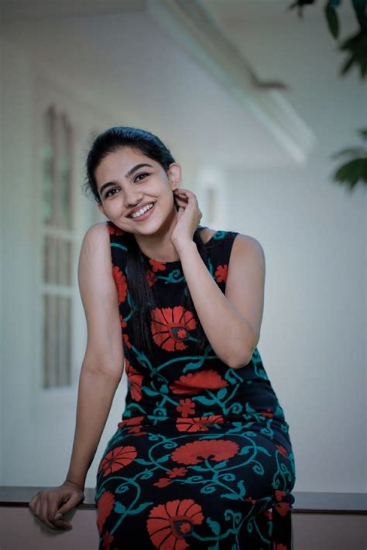 mamitha baiju photos (3) MixIndia